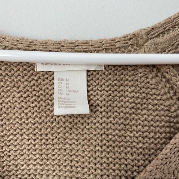 3/$20 H&M Knitted Sweater - Picture 3 of 4